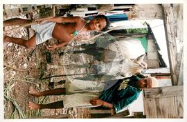 Semana Nacional de Cultura Brasileira e Reforma Agrária (Rio de Janeiro-RJ, 18 mar. 2002) [fotografia] / Fotógrafo(a) : João Laet. -- Ref.: BR-SPMST_MST-SN-CIN_AMP_001817-013425-NDT.