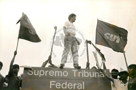 Ato (Distrito Federal (Brasil), 12 ago. 2000) [fotografia] / Fotógrafo(a) : Francisca Montejo. -- Ref.: BR-SPMST_MST-SN-CIN_AMP_000588-003381-AMT.