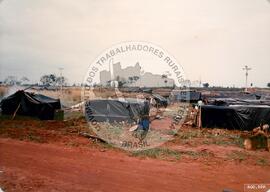 Acampamento do MST [sem identificação] (São Paulo (Estado), ago. 1990) [fotografia] / Fotógrafo(a) : Arquivo MST. -- Ref.: BR-SPMST_MST-SN-CIN_AMP_000041-000152-ACP.