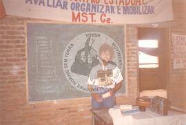 Maria de Fátima Ribeiro (Brasil, [sem data]) [fotografia] / Fotógrafo(a) : Arquivo MST ; Douglas Mansur. -- Ref.: BR-SPMST_MST-SN-CIN_AMP_001309-010759-LID.