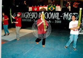 Congresso Nacional do MST, 4o (Distrito Federal (Brasil), 07 ago. 2000) [fotografia] / Fotógrafo(a) : Douglas Mansur ; Paula Reis ; João Zinclar. -- Ref.: BR-SPMST_MST-SN-CIN_AMP_000712-004552-CGR.