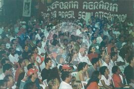 Encontro Estadual do MST, 10o (Belo Horizonte-MG, jan. 2002) [fotografia] / Fotógrafo(a) : Gildo Alves ; Pascoal August. -- Ref.: BR-SPMST_MST-SN-CIN_AMP_000932-007236-ENC.