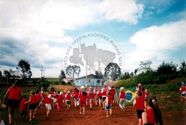 Manifestação (Ponte Serrada-SC, [sem data]) [fotografia] / Fotógrafo(a) : Dirceu P. Vieira. -- Ref.: BR-SPMST_MST-SN-CIN_AMP_000490-002852-AMT.