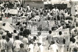 Manifestação (Cametá-PA, 25 jul. 1988) [fotografia] / Fotógrafo(a) : Arquivo MST. -- Ref.: BR-SPMST_MST-SN-CIN_AMP_000421-002496-AMT.
