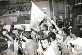 Congresso Nacional da CUT (CONCUT), 3o (Minas Gerais, 1988) [fotografia] / Fotógrafo(a) : Douglas Mansur. -- Ref.: BR-SPMST_MST-SN-CIN_AMP_000735-004833-CSS.