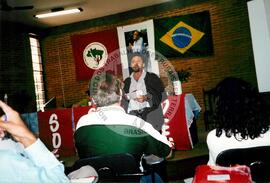 Seminario sobre Socialismo (Vinhedo-SP, mai. 2000) [fotografia] / Fotógrafo(a) : James Petras. -- Ref.: BR-SPMST_MST-SN-CIN_AMP_000156-001128-ACS.