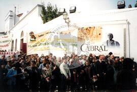 Manifestação durante a visita de FHC a Santarém (Santarém (Espanha), [sem data]) [fotografia] / Fotógrafo(a) : [sem autoria]. -- Ref.: BR-SPMST_MST-SN-CIN_AMP_001121-009270-RIT.