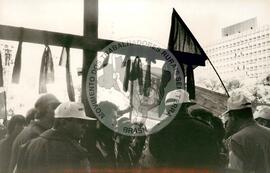 Vigília contra o Massacre de Columbiara (Rio Grande do Sul, ago. 1995) [fotografia] / Fotógrafo(a) : [sem autoria]. -- Ref.: BR-SPMST_MST-SN-CIN_AMP_000469-002731-AMT.