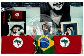 Encontro de Jovens do MST, na Ucicamp, 3o (Campinas-SP, 14 fev. 2001) [fotografia] / Fotógrafo(a) : Douglas Mansur. -- Ref.: BR-SPMST_MST-SN-CIN_AMP_000908-007037-ENJ.