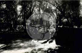 Acampamento do MST [sem identificação] (São Miguel das Missões-RS, jul. 1992) [fotografia] / Fotógrafo(a) : Debora Lerrer ; Claudemir. -- Ref.: BR-SPMST_MST-SN-CIN_AMP_000088-000692-ACP.