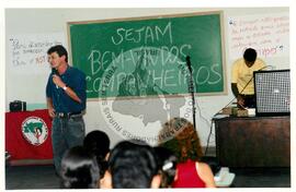 Semana Nacional de Cultura Brasileira e Reforma Agrária (Rio de Janeiro-RJ, 18 mar. 2002) [fotografia] / Fotógrafo(a) : Luciney Martins. -- Ref.: BR-SPMST_MST-SN-CIN_AMP_001823-013780-NDT.