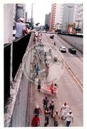 Marcha Sem Terra contra a prisão de 6 trabalhadores (São Paulo-SP, mar. 2000) [fotografia] / Fotógrafo(a) : Joaquim Duarte. -- Ref.: BR-SPMST_MST-SN-CIN_AMP_001425-011524-MAC.