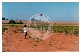 Acampamento "Guarantã" (São Paulo (Estado), jul. 1998) [fotografia] / Fotógrafo(a) : Douglas Mansur. -- Ref.: BR-SPMST_MST-SN-CIN_AMP_000045-000177-ACP.