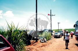 Acampamento " Nova Canudos- Fazenda Engenheiro D'Agua" do MST (Porto Feliz-SP, fev. 1999) [fotografia] / Fotógrafo(a) : Douglas Mansur. -- Ref.: BR-SPMST_MST-SN-CIN_AMP_000046-000267-ACP.