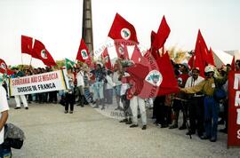 Entrega do resultado do plesbicito da ALCA atividades nacionais conjuntas (Distrito Federal (Brasil), 16 set. 2001) [fotografia] / Fotógrafo(a) : Gildo Aguiar. -- Ref.: BR-SPMST_MST-SN-CIN_AMP_000587-003353-AMT.