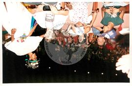 Semana Nacional de Cultura Brasileira e Reforma Agrária (Rio de Janeiro-RJ, 18 mar. 2002) [fotografia] / Fotógrafo(a) : Luciney Martins. -- Ref.: BR-SPMST_MST-SN-CIN_AMP_001812-013183-NDT.