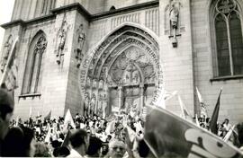 Comício do Senador Suplicy candidato derrotado à prefeitura (São Paulo (Estado), 01 nov. 1992) [fotografia] / Fotógrafo(a) : Debora Lerrer ; Douglas Mansur. -- Ref.: BR-SPMST_MST-SN-CIN_AMP_000385-002116-AMT.