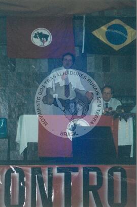 Encontro Estadual do MST, 10o (Belo Horizonte-MG, jan. 2002) [fotografia] / Fotógrafo(a) : Gildo Aguiar. -- Ref.: BR-SPMST_MST-SN-CIN_AMP_000934-007307-ENC.