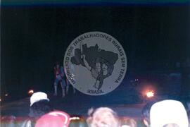 Delegação do MST em Cuba - 40º Aniversário da ANAP (Cuba, 15 mai. 1999) [fotografia] / Fotógrafo(a) : Nilton Viana. -- Ref.: BR-SPMST_MST-SN-CIN_AMP_001042-008331-RIT.