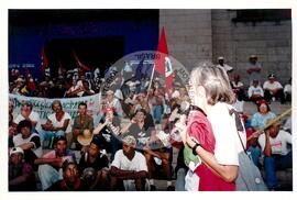Marcha Sem Terra contra a prisão de 6 trabalhadores (São Paulo-SP, mar. 2000) [fotografia] / Fotógrafo(a) : Joaquim Duarte. -- Ref.: BR-SPMST_MST-SN-CIN_AMP_001425-011514-MAC.