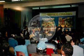 Vigília pela Reforma Agrária no Sindicato dos Metalúrgicos (São Bernardo do Campo-SP, 25 abr. 1992) [fotografia] / Fotógrafo(a) : Arquivo MST. -- Ref.: BR-SPMST_MST-SN-CIN_AMP_000382-002031-AMT.