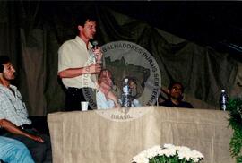 Encontro de Jovens do MST, na Ucicamp, 3o (Campinas-SP, 14 fev. 2001) [fotografia] / Fotógrafo(a) : Michelle Cafaldo. -- Ref.: BR-SPMST_MST-SN-CIN_AMP_000905-006816-ENJ.