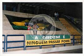 Encontro de Jovens do MST, na Ucicamp, 1o (Campinas-SP, 02 jul. 1999) [fotografia] / Fotógrafo(a) : Douglas Mansur. -- Ref.: BR-SPMST_MST-SN-CIN_AMP_000898-006375-ENJ.
