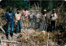 Assentamento do MST [sem identificação] (São Mateus-ES, set. 1990) [fotografia] / Fotógrafo(a) : Ana Justo. -- Ref.: BR-SPMST_MST-SN-CIN_AMP_000329-001587-ASS.