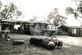 Assentamento "Sumaré" do MST (São Paulo (Estado), mar. 1986) [fotografia] / Fotógrafo(a) : Nobert Eduard Hellselen. -- Ref.: BR-SPMST_MST-SN-CIN_AMP_000354-001700-ASS.