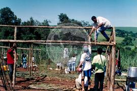Acampamento "Nova Canudos" do MST (Porto Feliz-SP, fev. 1999) [fotografia] / Fotógrafo(a) : Douglas Mansur. -- Ref.: BR-SPMST_MST-SN-CIN_AMP_000047-000348-ACP.