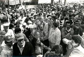 Protesto contra a violência da PM na "Fazenda Annoni" (Rio Grande do Sul, 19 out. 1986) [fotografia] / Fotógrafo(a) : Jussara Veron. -- Ref.: BR-SPMST_MST-SN-CIN_AMP_000454-002655-AMT.