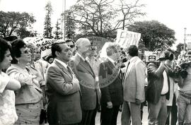 Manifestação contra visita do presidente de El Salvador (El Salvador, 20 jun. 1986) [fotografia] / Fotógrafo(a) : Regina Vilela. -- Ref.: BR-SPMST_MST-SN-CIN_AMP_001066-008625-RIT.