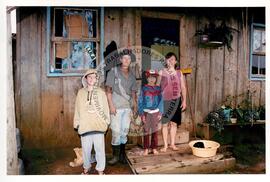 Assentamento "30 de outubro" do MST (Santa Catarina, [sem data]) [fotografia] / Fotógrafo(a) : Douglas Mansur. -- Ref.: BR-SPMST_MST-SN-CIN_AMP_000199-001448-ASS.