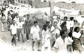 Manifestação dos professores (Itamaraju-BA, [sem data]) [fotografia] / Fotógrafo(a) : Antônio Araújo. -- Ref.: BR-SPMST_MST-SN-CIN_AMP_000509-002909-AMT.