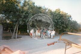 Viagem de Joelson, Ênio e João Pedro (Ásia, 1996) [fotografia] / Fotógrafo(a) : Lito Ocampo. -- Ref.: BR-SPMST_MST-SN-CIN_AMP_001137-009486-RIT.