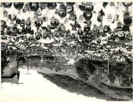 Romarias da Terra (Rio Grande do Sul, 1982 a 1989) [fotografia] / Fotógrafo(a) : Arquivo MST ; Juan Carlos Gomes ; Itamar Garcez ; Douglas Mansur ; Lourdes M. Grzybowski]. -- Ref.: BR-SPMST_MST-SN-CIN_AMP_001968-015051-SPR.