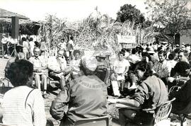 Encontro Nacional das Comunidades Eclesiais de Base, 6o (Goiás, 21 jul. 1986) [fotografia] / Fotógrafo(a) : Douglas Mansur. -- Ref.: BR-SPMST_MST-SN-CIN_AMP_001964-015035-SPR.