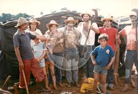 Ocupação Nova Cantu (Nova Cantú-PR, [sem data]) [fotografia] / Fotógrafo(a) : Gilmar Dolla Vechia. -- Ref.: BR-SPMST_MST-SN-CIN_AMP_001894-014213-OCU.