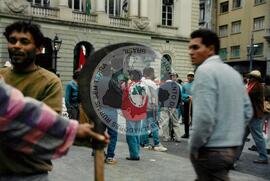 Vigília pela Reforma Agrária no Sindicato dos Metalúrgicos (São Bernardo do Campo-SP, 25 abr. 1992) [fotografia] / Fotógrafo(a) : Arquivo MST. -- Ref.: BR-SPMST_MST-SN-CIN_AMP_000382-002017-AMT.