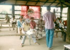 Laboratório de Campo no Assentamento, 1o (Espírito Santo, ago. 1989) [fotografia] / Fotógrafo(a) : Ana Justo. -- Ref.: BR-SPMST_MST-SN-CIN_AMP_000874-006160-EDU.