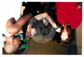 Semana Nacional de Cultura Brasileira e Reforma Agrária (Rio de Janeiro-RJ, 18 mar. 2002) [fotografia] / Fotógrafo(a) : Luciney Martins. -- Ref.: BR-SPMST_MST-SN-CIN_AMP_001816-013353-NDT.