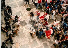 Manifestação contra a ALCA (São Paulo (Estado), 2001) [fotografia] / Fotógrafo(a) : João Zinclair. -- Ref.: BR-SPMST_MST-SN-CIN_AMP_000398-002230-AMT.