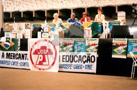 Entrega do resultado do plesbicito da ALCA atividades nacionais conjuntas (Distrito Federal (Brasil), 16 set. 2001) [fotografia] / Fotógrafo(a) : Gildo Aguiar. -- Ref.: BR-SPMST_MST-SN-CIN_AMP_000586-003298-AMT.