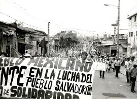 de Maio, 1o (El Salvador, 01 mai. 1988) [fotografia] / Fotógrafo(a) : Mara. -- Ref.: BR-SPMST_MST-SN-CIN_AMP_001069-008639-RIT.