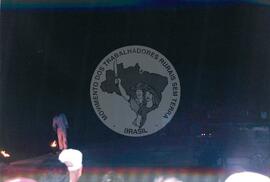 Delegação do MST em Cuba - 40º Aniversário da ANAP (Cuba, 15 mai. 1999) [fotografia] / Fotógrafo(a) : Nilton Viana. -- Ref.: BR-SPMST_MST-SN-CIN_AMP_001042-008330-RIT.