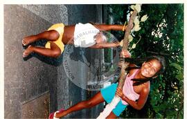 Semana Nacional de Cultura Brasileira e Reforma Agrária (Rio de Janeiro-RJ, 18 mar. 2002) [fotografia] / Fotógrafo(a) : João Laet. -- Ref.: BR-SPMST_MST-SN-CIN_AMP_001817-013432-NDT.