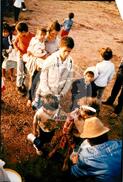 Brasiguais em acampamento do MST (Novo Horizonte de Sul-MS, 1992) [fotografia] / Fotógrafo(a) : Gianne Carvalho. -- Ref.: BR-SPMST_MST-SN-CIN_AMP_000021-000083-ACP.