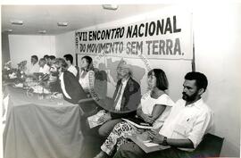 Encontro Nacional, 7o (Salvador-BA, dez. 1992) [fotografia] / Fotógrafo(a) : Douglas Mansur. -- Ref.: BR-SPMST_MST-SN-CIN_AMP_000994-007796-ENC.