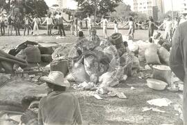 Apoio de populares ao MST (Mato Grosso do Sul, [sem data]) [fotografia] / Fotógrafo(a) : Arquivo MST. -- Ref.: BR-SPMST_MST-SN-CIN_AMP_000611-003473-AMT.