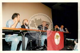 Entrevista coletiva com José Saramargo, Sebastião Salgado e Chico Buarque no "Espaço Urbano de Cinema" (São Paulo (Estado), 12 abr. 1997) [fotografia] / Fotógrafo(a) : Douglas Mansur. -- Ref.: BR-SPMST_MST-SN-CIN_AMP_000701-004188-ARV.